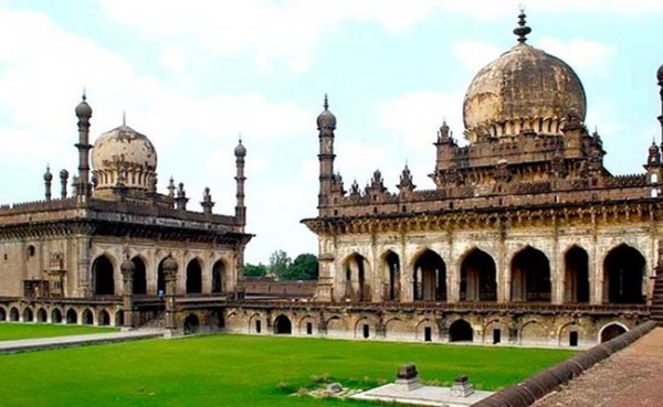 Hyderabad Tour Package